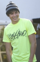 Zac Efron : zac_efron_1300285339.jpg