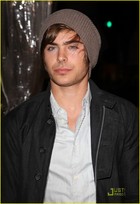 Zac Efron : zac_efron_1300470119.jpg