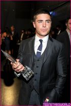 Zac Efron : zac_efron_1300470162.jpg