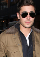 Zac Efron : zac_efron_1301762703.jpg