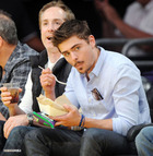 Zac Efron : zac_efron_1301762782.jpg