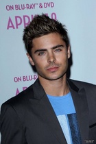 Zac Efron : zac_efron_1302279316.jpg