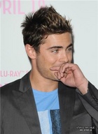 Zac Efron : zac_efron_1302279320.jpg