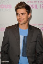 Zac Efron : zac_efron_1302279417.jpg