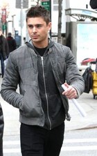 Zac Efron : zac_efron_1303146708.jpg