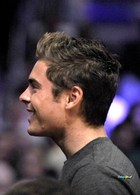 Zac Efron : zac_efron_1303409785.jpg