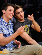 Zac Efron : zac_efron_1303663063.jpg