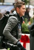 Zac Efron : zac_efron_1305136478.jpg