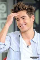 Zac Efron : zac_efron_1306758697.jpg