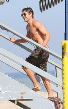 Zac Efron : zac_efron_1309708562.jpg