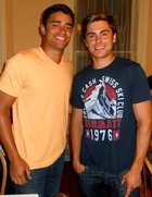 Zac Efron : zac_efron_1311095435.jpg