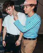 Zach Herron : TI4U1575596857.jpg