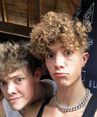 Zach Herron : TI4U1668966906.jpg