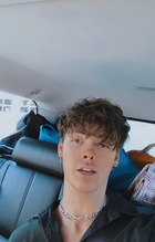 Zach Herron : zach-herron-1604086381.jpg