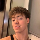 Zach Herron : zach-herron-1606536625.jpg