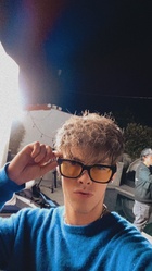 Zach Herron : zach-herron-1637123221.jpg