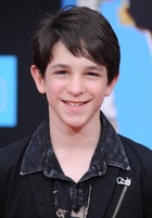 Zachary Gordon : zachary-gordon-1424048401.jpg