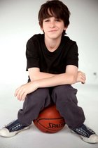 Zachary Gordon : zacharygordan_1305097961.jpg