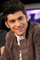 Zayn Malik : zayn-malik-1352851017.jpg