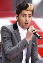 Zayn Malik : zayn-malik-1359550378.jpg