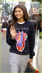 Zendaya Coleman : zendaya-coleman-1362154627.jpg