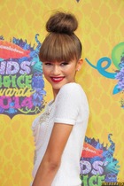 Zendaya Coleman : zendaya-coleman-1396275435.jpg