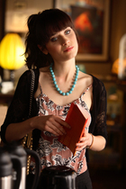 Zooey Deschanel : zooey-deschanel-1362766145.jpg