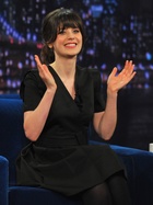 Zooey Deschanel : zooey-deschanel-1362860009.jpg