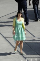 Zooey Deschanel : zooey-deschanel-1364060199.jpg