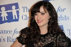 Zooey Deschanel : zooey-deschanel-1379957438.jpg