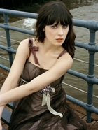 Zooey Deschanel : zooey-deschanel-1384808693.jpg