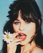 Zooey Deschanel : zooey-deschanel-1386090507.jpg