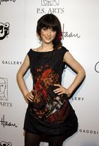 Zooey Deschanel : zooeydeschanel_1278974373.jpg